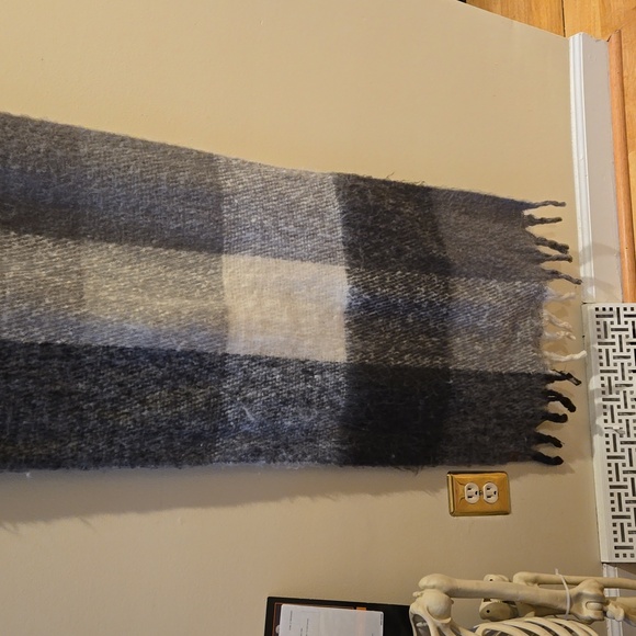 Lucky Brand 76" Grey Plaid Scarf - Picture 6 of 10